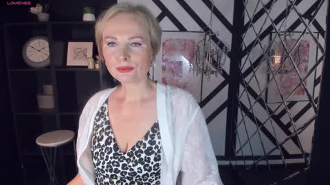 Sandra online show from February 2025 05:51:01 AM