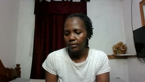 Snapshot of sandra_milly chatting on November 2025 06:57:02 AM sandra online show from November 2025 06:57:02 AM