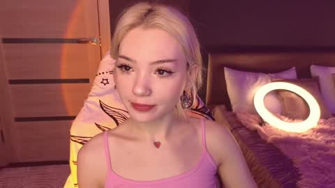 Sandy  online show from February 2025 01:02:01 AM