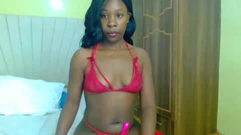 Snapshot of sandrah_ chatting on October 2025 08:18:02 PM Sandy online show from October 2025 08:18:02 PM