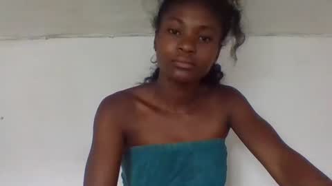 Snapshot of sandricaaa chatting on December 2025 04:42:02 AM sandricaaa online show from December 2025 04:42:02 AM