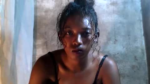 Snapshot of sandrine718 chatting on January 2026 07:01:02 AM sandrine718 online show from January 2026 07:01:02 AM