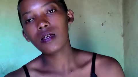 Snapshot of sandrine718 chatting on February 2026 06:39:02 AM sandrine718 online show from February 2026 06:39:02 AM