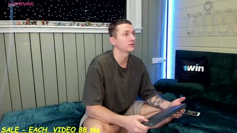 Snapshot of sandy_chris chatting on February 2025 07:05:01 AM Sandy and Chris online show from February 2025 07:05:01 AM