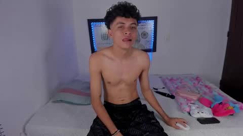 sandy_straw online show from March 2026 05:08:02 PM