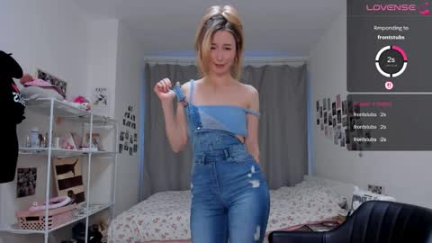 Snapshot of sandycramerrr chatting on March 2026 04:30:02 PM Sandy online show from March 2026 04:30:02 PM
