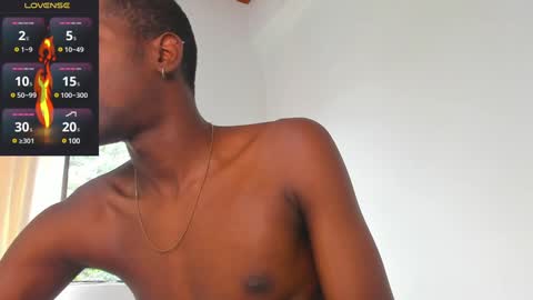 Snapshot of santi_brown1 chatting on January 2025 07:26:01 PM Santibrown online show from January 2025 07:26:01 PM