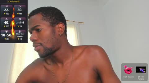 Snapshot of santi_brown1 chatting on February 2025 08:46:01 PM Santibrown online show from February 2025 08:46:01 PM