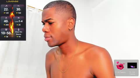 Snapshot of santi_brown1 chatting on February 2025 11:15:01 PM Santibrown online show from February 2025 11:15:01 PM