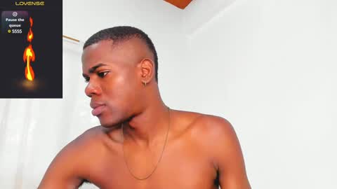 Snapshot of santi_brown1 chatting on March 2025 10:52:02 PM Santibrown online show from March 2025 10:52:02 PM