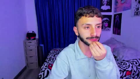 Snapshot of santi_mateo chatting on April 2026 02:44:01 AM Santi online show from April 2026 02:44:01 AM
