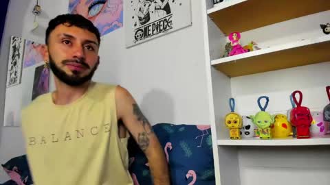 Snapshot of santi_mateo chatting on May 2026 01:03:02 AM Santi online show from May 2026 01:03:02 AM