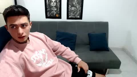 santi_ss online show from November 2025 02:11:02 AM