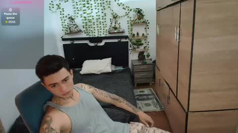 santi_ss online show from April 2026 05:44:02 PM