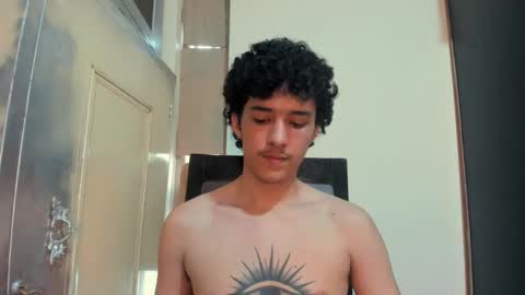 santi_twink19 online show from November 2025 09:29:02 PM