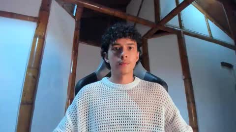 santi_twink19 online show from February 2026 05:00:02 AM