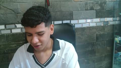 Snapshot of santiago_foxx chatting on November 2025 09:48:01 PM santi online show from November 2025 09:48:01 PM