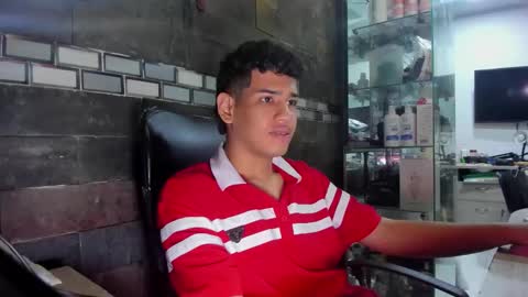 Snapshot of santiago_foxx chatting on November 2025 10:32:02 PM santi online show from November 2025 10:32:02 PM