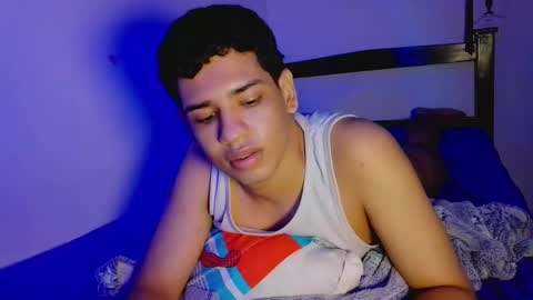 Snapshot of santiago_foxx chatting on February 2026 07:18:01 AM santi online show from February 2026 07:18:01 AM