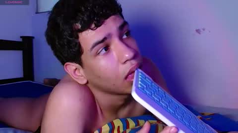 Snapshot of santiago_foxx chatting on February 2026 08:38:01 PM santi online show from February 2026 08:38:01 PM