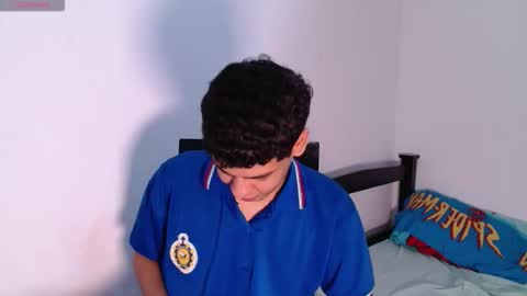 Snapshot of santiago_foxx chatting on February 2026 06:42:01 PM santi online show from February 2026 06:42:01 PM