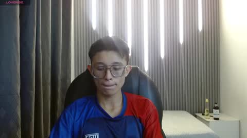 santiago_russo18 online show from February 2026 06:26:01 AM