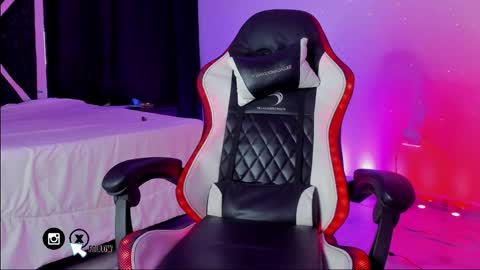 Snapshot of santiagoreyesft chatting on February 2025 04:47:02 AM Santi Reyes online show from February 2025 04:47:02 AM