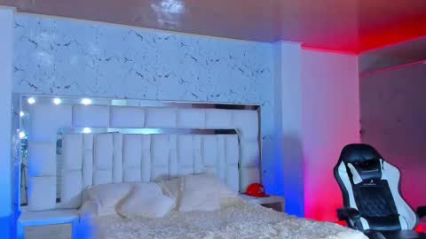 Snapshot of santiagoreyesft chatting on October 2025 11:27:02 PM Santi Reyes online show from October 2025 11:27:02 PM