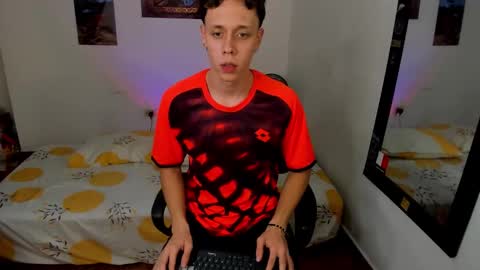 Julius Novachrono  online show from February 2026 06:22:01 AM