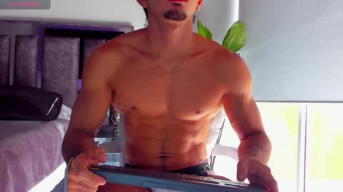 Santiago Seans online show from November 2025 01:44:02 PM