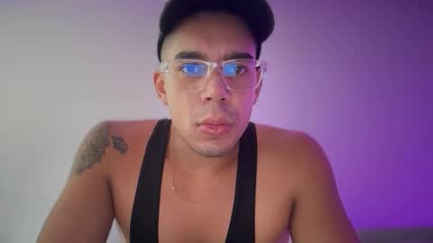 santoxxxkinney online show from February 2026 06:06:02 PM