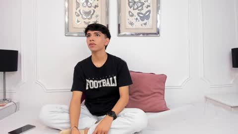 Snapshot of santy_carrington chatting on December 2024 01:49:02 PM Santiago Carrington online show from December 2024 01:49:02 PM