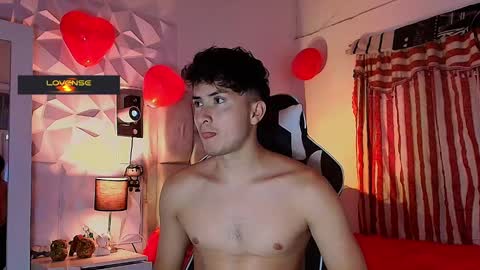 Santyago online show from March 2025 06:50:01 PM