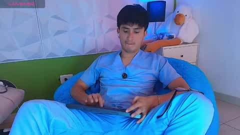 Santyago online show from September 2025 07:03:02 PM