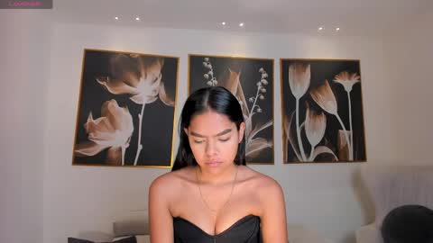 Snapshot of saphirajames chatting on June 2026 02:27:01 AM Saphira James online show from June 2026 02:27:01 AM
