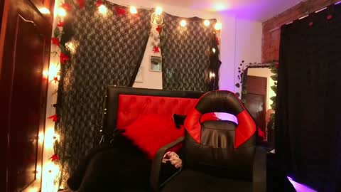 Snapshot of sapphire_lilac chatting on January 2025 10:31:01 AM Carla online show from January 2025 10:31:01 AM