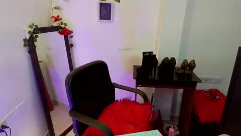 Snapshot of sapphire_lilac chatting on October 2025 04:23:02 AM Carla online show from October 2025 04:23:02 AM