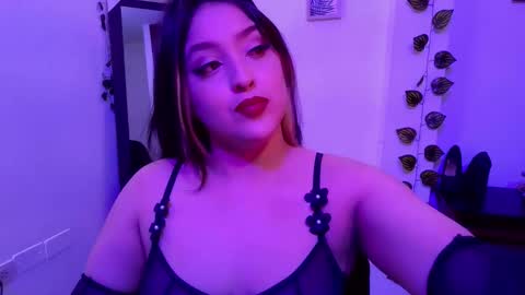 Snapshot of sapphire_lilac chatting on November 2025 11:25:02 PM Carla online show from November 2025 11:25:02 PM