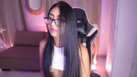 Sara  online show from January 2025 03:42:01 PM