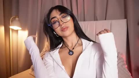 Sara  online show from April 2026 11:44:02 PM