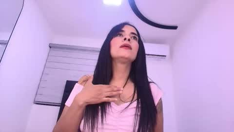 Snapshot of sara_cook chatting on March 2026 12:05:01 PM Sara Cook online show from March 2026 12:05:01 PM