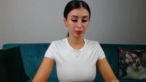 Im Sara I am happy to be here  online show from February 2026 06:06:02 PM