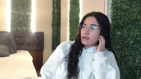 Sara online show from April 2026 12:29:02 PM