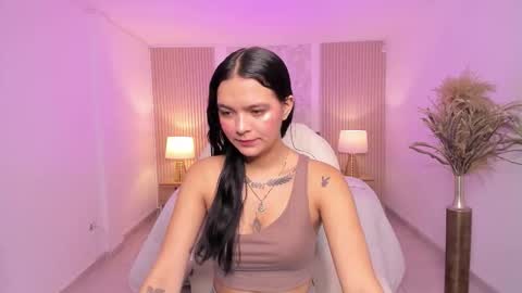 Snapshot of sara_jjones_ chatting on December 2025 11:48:01 AM Sara online show from December 2025 11:48:01 AM