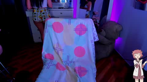 Snapshot of sara_leenn chatting on January 2025 08:29:01 AM online show from January 2025 08:29:01 AM