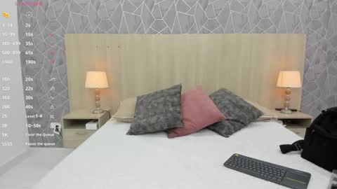 Sara online show from October 2025 11:33:01 AM