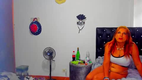 Snapshot of sara_parker__ chatting on October 2025 04:35:02 PM Sara Parker online show from October 2025 04:35:02 PM