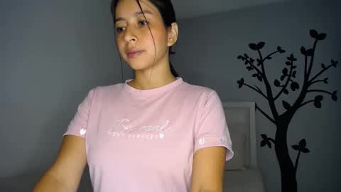 Snapshot of sara_tris chatting on September 2025 01:38:02 AM Sara online show from September 2025 01:38:02 AM