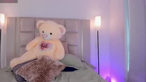 Sara Miller  online show from April 2026 05:58:01 PM