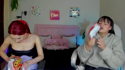 Snapshot of saraa_ramirez chatting on February 2025 05:50:02 PM Sarah Ramirez online show from February 2025 05:50:02 PM